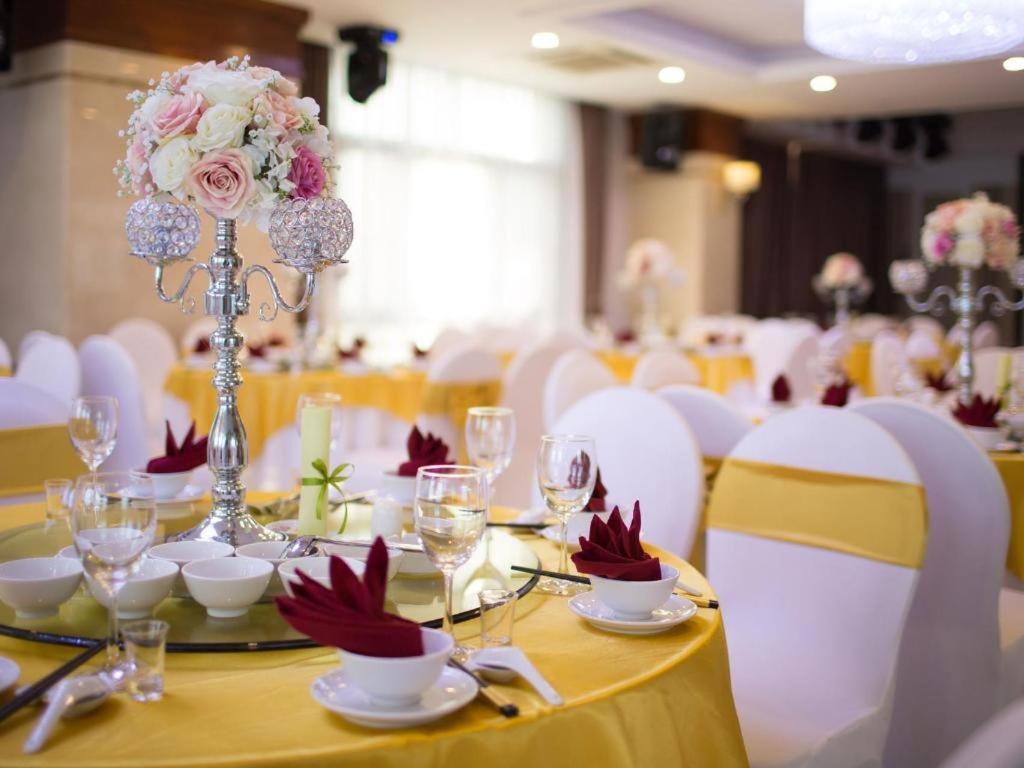 Royal Palace Hotel Tuyen Quang Exterior foto